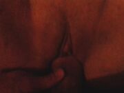 ragazza fidanzata tradisce il suo ragazzo