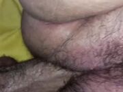 Milf obesa spalanca le gambe
