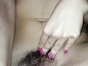 Fidanzata si masturba con dildo