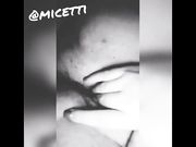 Moglie italiana si masturba in webcam con l'amico