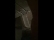 Fidanzata italiana scopata a pecorina in bagno