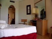 Italiana fa la porca in hotel con tecnico della Tv