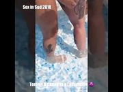 Ladymuffin e Tommy scopano in piscina 2