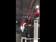 Bella gnocca chiappona in palestra