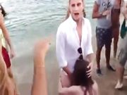 Pompino in spiaggia esibizionisti ubriachi