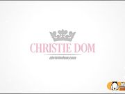 Christie Dom spagnola e scopata in costumino rosa