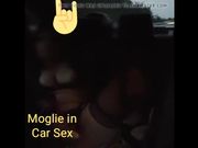 Carsex italiano moglie si masturba in auto