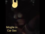 Carsex italiano moglie si masturba in auto