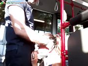 Bocchino in autobus ragazza italiana