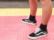 Gambe teen in metro