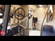 Ciclista italiana mi fa un pompino in treno e al parco