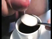 Un buon caffè con la sborra per la troia