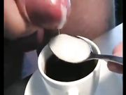 Un buon caffè con la sborra per la troia