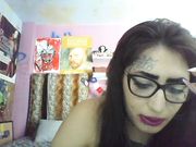 Ragazza italiana chubby tatuata con piercing in webcam