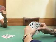 Perde la partita a poker e si fa scopare il culo
