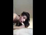 Fidanzata italiana ama riprendersi mentre fa i bocchini