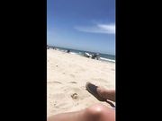 Morettina fica topless in spiaggia pubblica