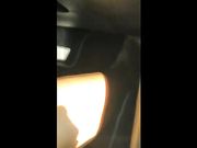 Guida con le tette di fuori