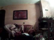 Pornetto girato con la moglie scopata sul divano