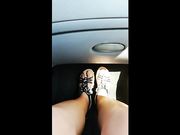 Sexy Feet - Piedi in auto sul cruscotto