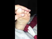Massaggio piedini moglie tutti da leccare