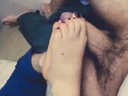 Lento e eccitante footjob amatoriale