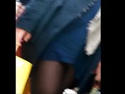Upskirt al supermercato...