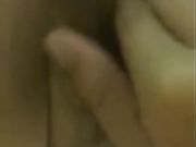 Scusa per i peli ma sono qua e mi masturbo per te