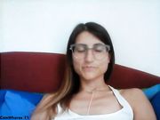 Camgirl italiana occhialuta