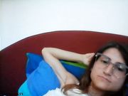 Camgirl italiana occhialuta