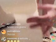 Paolina Saulino piscia in diretta instagram