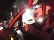 Si masturba in macchina davanti a camionista