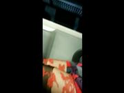 Signora matura vestita da zocola in treno