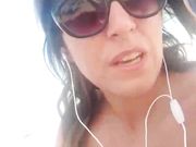 Porci sono in spiaggia e voi volete vedere la fica