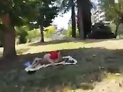 SCUSATE IL DISTURBO - Coppia beccata a scopare al parco