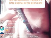 Raffy si masturba con la spazzola Periscope