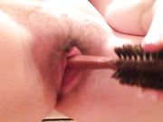 Video ex che si scopa con la spazzola