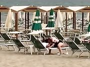 Diciottenne spompina vecchio in spiaggia a Jesolo