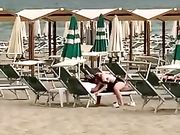 Diciottenne spompina vecchio in spiaggia a Jesolo