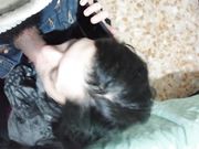 Mi fa un pompino mentre è al cellulare con sua mamma