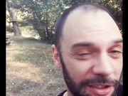 Italiana esibizionista al parco