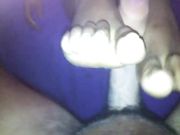 footjob dalla mamma di un mio amico