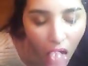 maschio sborra in faccia alla ragazza