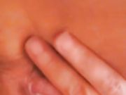 Diciottenne toscana si masturba in Pov