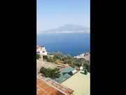 Pompino turista troia a napoletano sul balcone