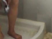 Moglie grassa spiata nella doccia