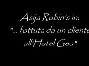 Asija Robin's fottuta da un cliente in Hotel a Salerno