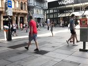 Flashmob Ania - si spoglia nuda per protesta in piazza