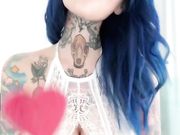 La bellissima suicide girl italiana Riae