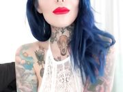 La bellissima suicide girl italiana Riae